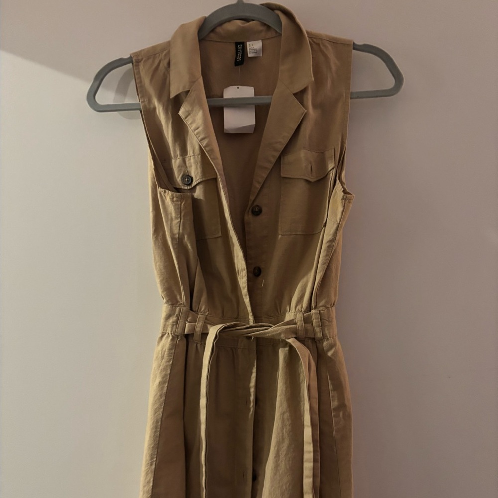 Divided Sleeveless Beige Midi Dress